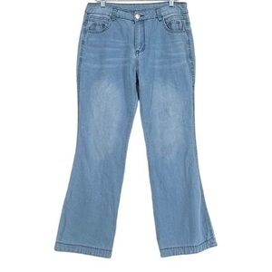 Women’s Plus Size Boot Cut Mid Rise Jeans Light Wash Blue Size XL W32